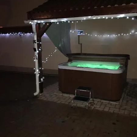 A Bástya árnyéka Apartamento Eger