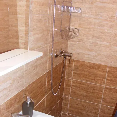 A Bastya Arnyeka * 에게르